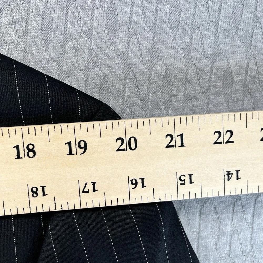 Hugo boss stretch Men (42R) made in USA black pinstripe formal business‎ blazer